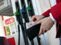 Цены на бензин в Новосибирске продолжают расти - искусственно