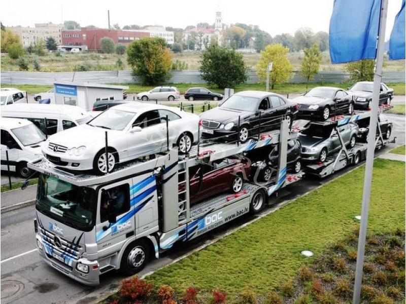 Автовоз с автомобилями